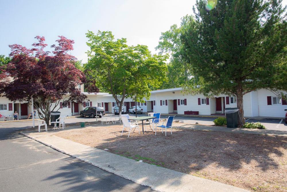 Bedford Motel Exterior photo